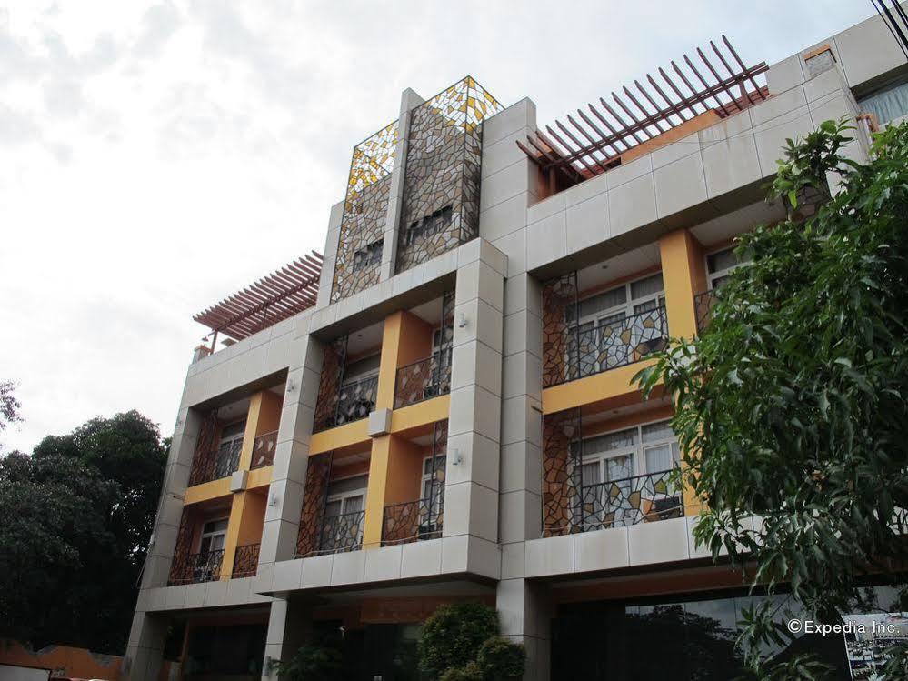 Oyo 159 San Remigio Pensionne Suites Cebu Buitenkant foto